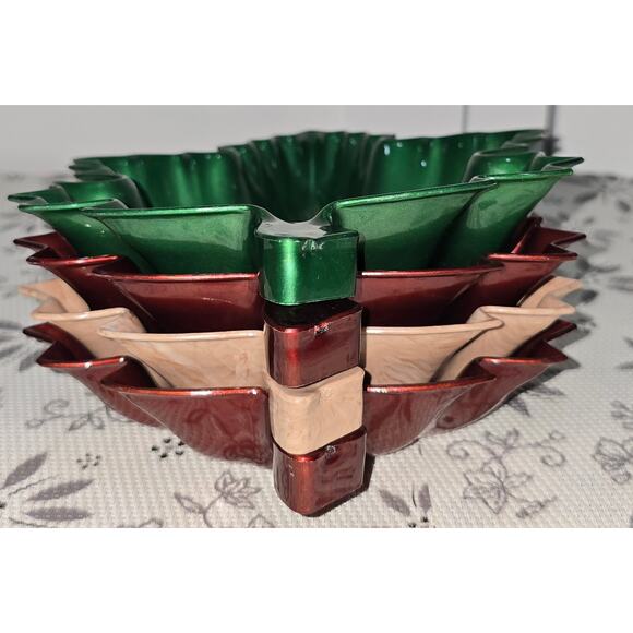 Set of 4 Maple Leaf Shaped Plastic Bowls — Fall Colors - Picture 11 of 11